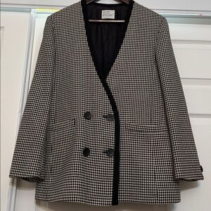 Beautiful vintage houndstooth blazer